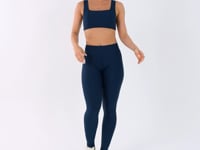 Top Fitness Feminino Marinho Com Recortes E Decote Reto Dlk