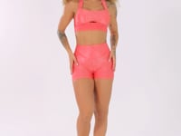 Short Fitness Feminino Coral Com Recortes Logomania Flow Dlk