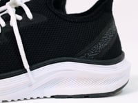 Tênis Esportivo Preto Com Dois Cadarços Dlk