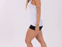 Camiseta Fitness Feminina Branco Modelo Nadador Com Recortes Flow Dlk