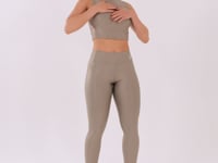 Cropped Shine Nude Textura Quadriculada Com Gola Alta Dlk