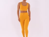 Top Cropped Fitness Feminino Amarelo Com Recortes Oasis Dlk