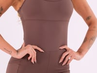 Macaquinho Fitness Feminino Marrom Com Bolsos Oasis Dlk