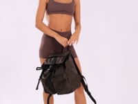 Mochila Feminina Marrom Com Bolsos Dlk