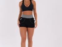 Short Moletom Preto Com Bolso Dlk