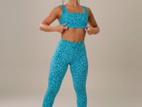 Top Fitness Feminino Euphoria Com Decote Reto Estampa Spot Blue Dlk