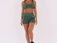 Short Fitness Feminino Verde Com Recortes Logomania Reflections Dlk