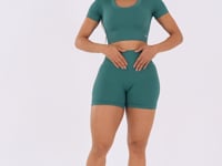Short Fitness Feminino Verde Escuro Canelado Modela Bumbum Seamless+ Dlk