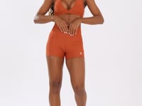 Short Fitness Feminino Terracota Com Recortes Lush Dlk