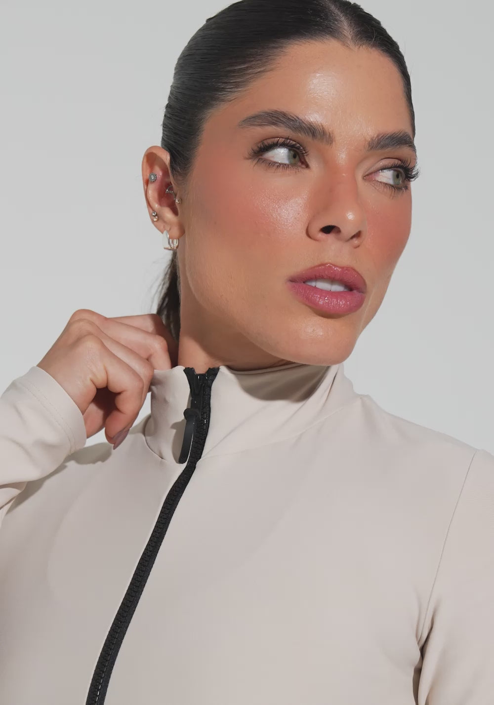 Casaco Fitness Feminino Nude Com Zíper E Bolsos Aura Dlk