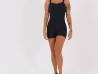 Macaquinho Fitness Feminino Preto Com Bolsos Aura Dlk