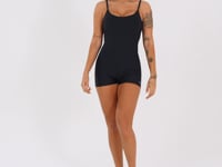 Macaquinho Fitness Feminino Curto Preto Aura Dlk