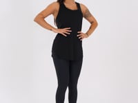 Camiseta Fitness Feminina Alongada Preto Aura Dlk