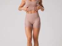 Top Fitness Feminino Nude Com Alças Largas E Recortes Lush Dlk