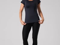 Blusa Preta Com Recorte Traseiro Básica Dlk