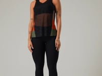 Camiseta Feminina De Tule Com Abertura Lateral Estampada Motivation Preto Printed Dlk