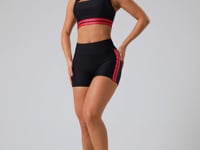 Top Fitness Feminino Preto Com Decote Reto E Elástico Listrado Rosa Nation Dlk