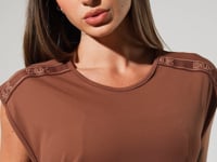 Blusa Feminina Com Elástico Nos Ombros Activity Dlk Marrom