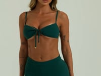 Short Feminino Curto Com Textura Solaris Dlk Verde