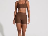Top Fitness Feminino Marrom Com Alça Larga E Recortes Aura Dlk