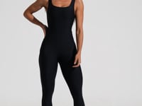 Macacão Fitness Feminino Preto Com Alças Largas E Recortes Aura Dlk