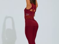 Camiseta Fitness Feminina De Tule Alongada Vinho Estampada Encontro Activity Dlk