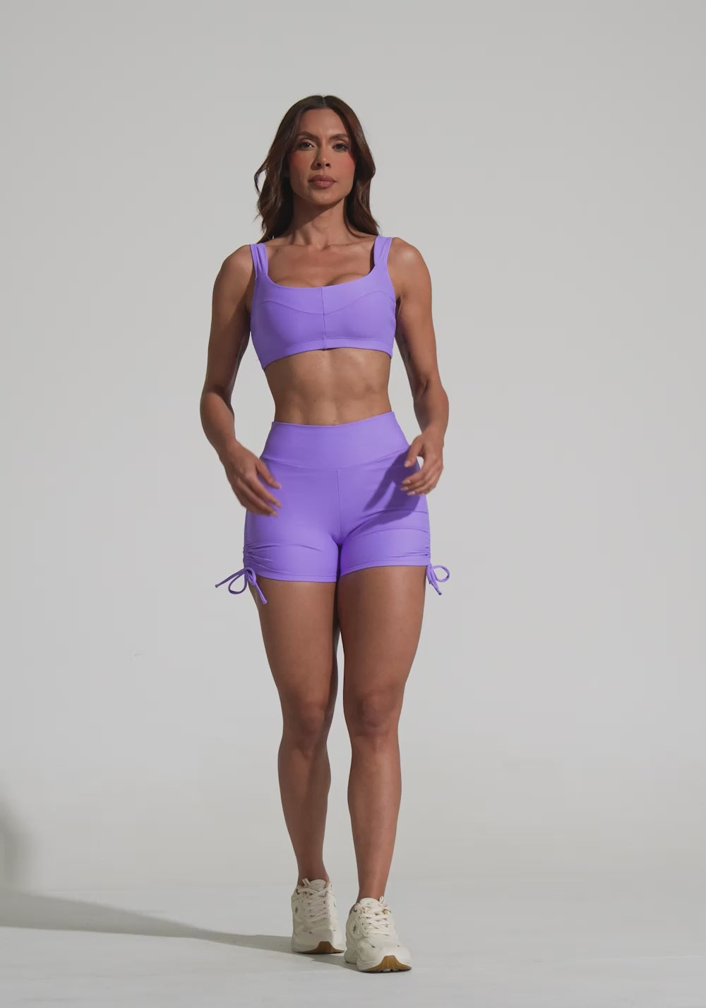 Top Fitness Feminino Lavanda Com Alça Larga E Recortes Aura Dlk