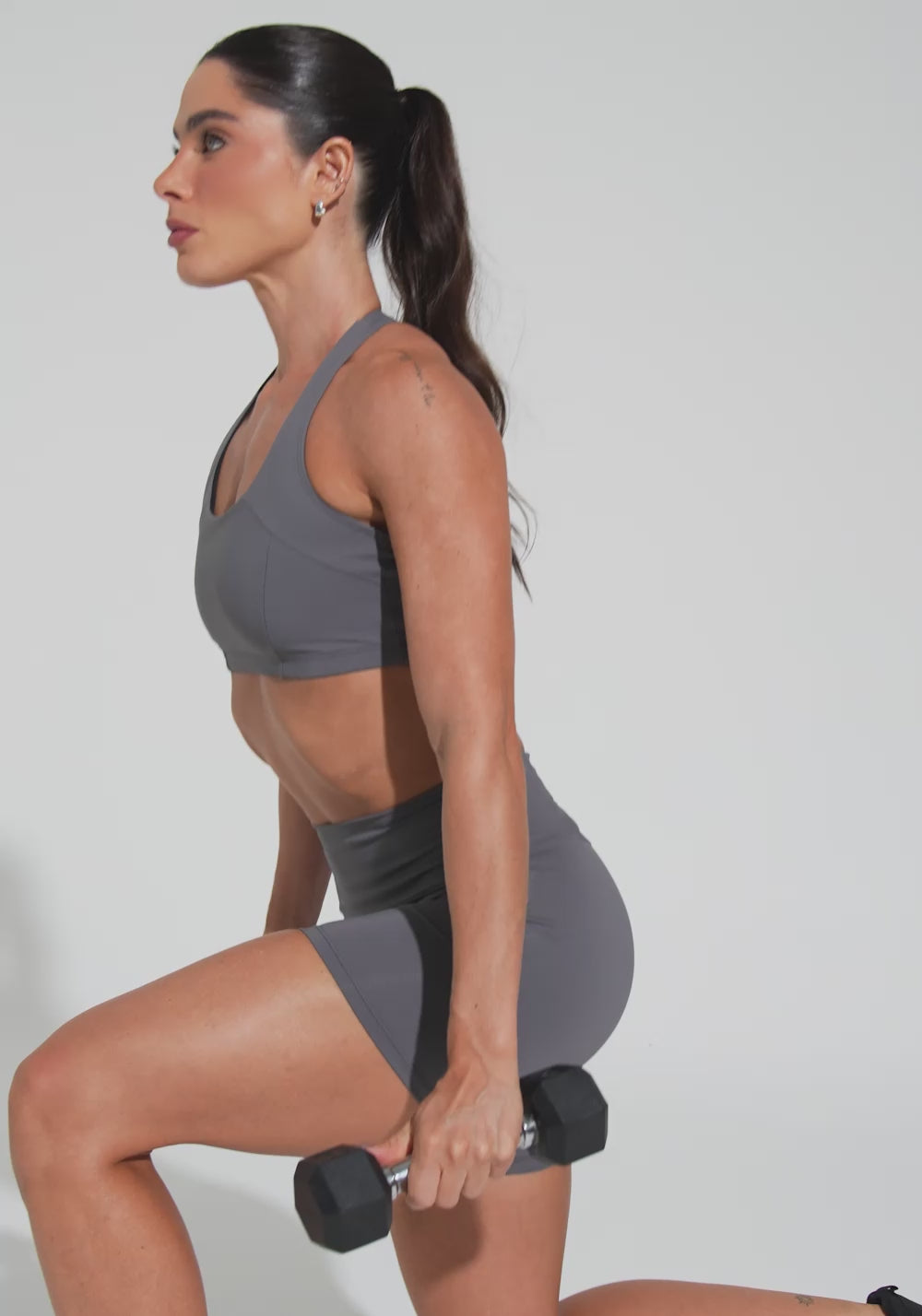Short Fitness Feminino Com Bolso No Cós Cinza Básico Dlk