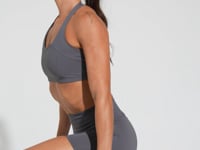 Short Fitness Feminino Com Bolso No Cós Cinza Básico Dlk