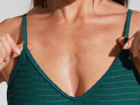 Maiô Decote V com Textura Plissada Solaris Dlk Verde