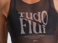 Camiseta Fitness Nadador Alongada de Tule Estampada Tudo Flui Activity Dlk