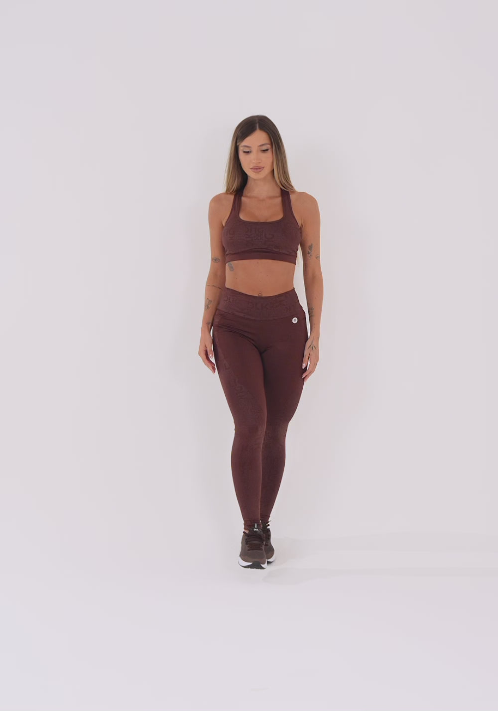 Legging Fitness Feminina Marrom Com Bolsos Logomania Reflections Dlk