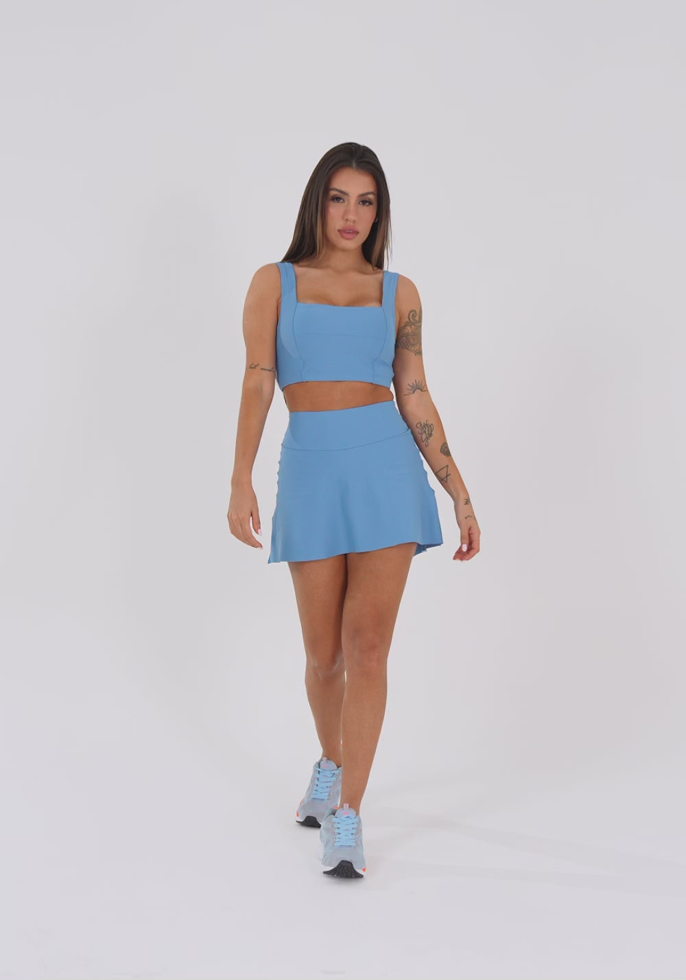 Top Fitness Feminino Azul Decote Reto Com Recortes Aura Dlk