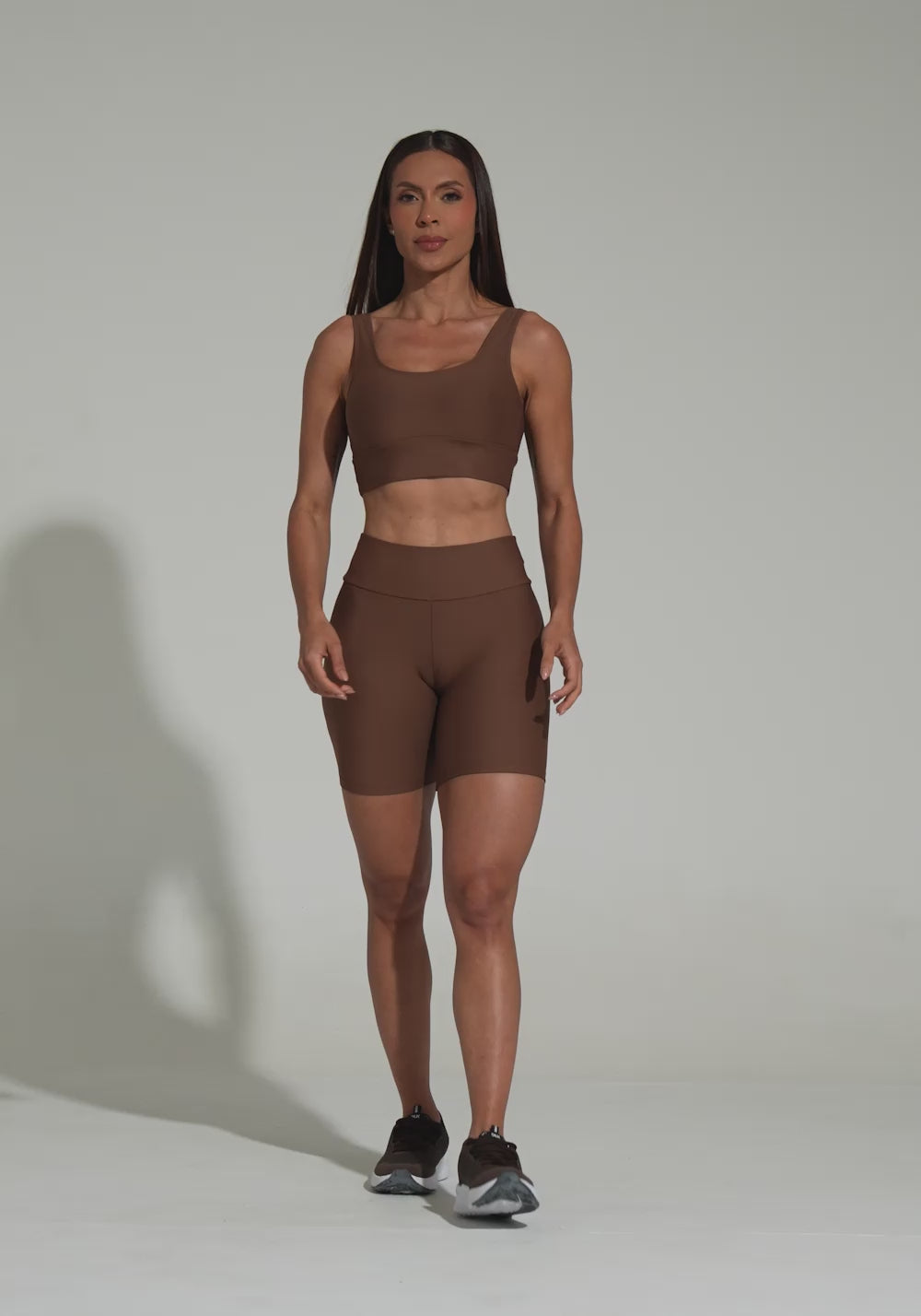 Top Fitness Feminino Marrom Com Alça Larga Aura Dlk