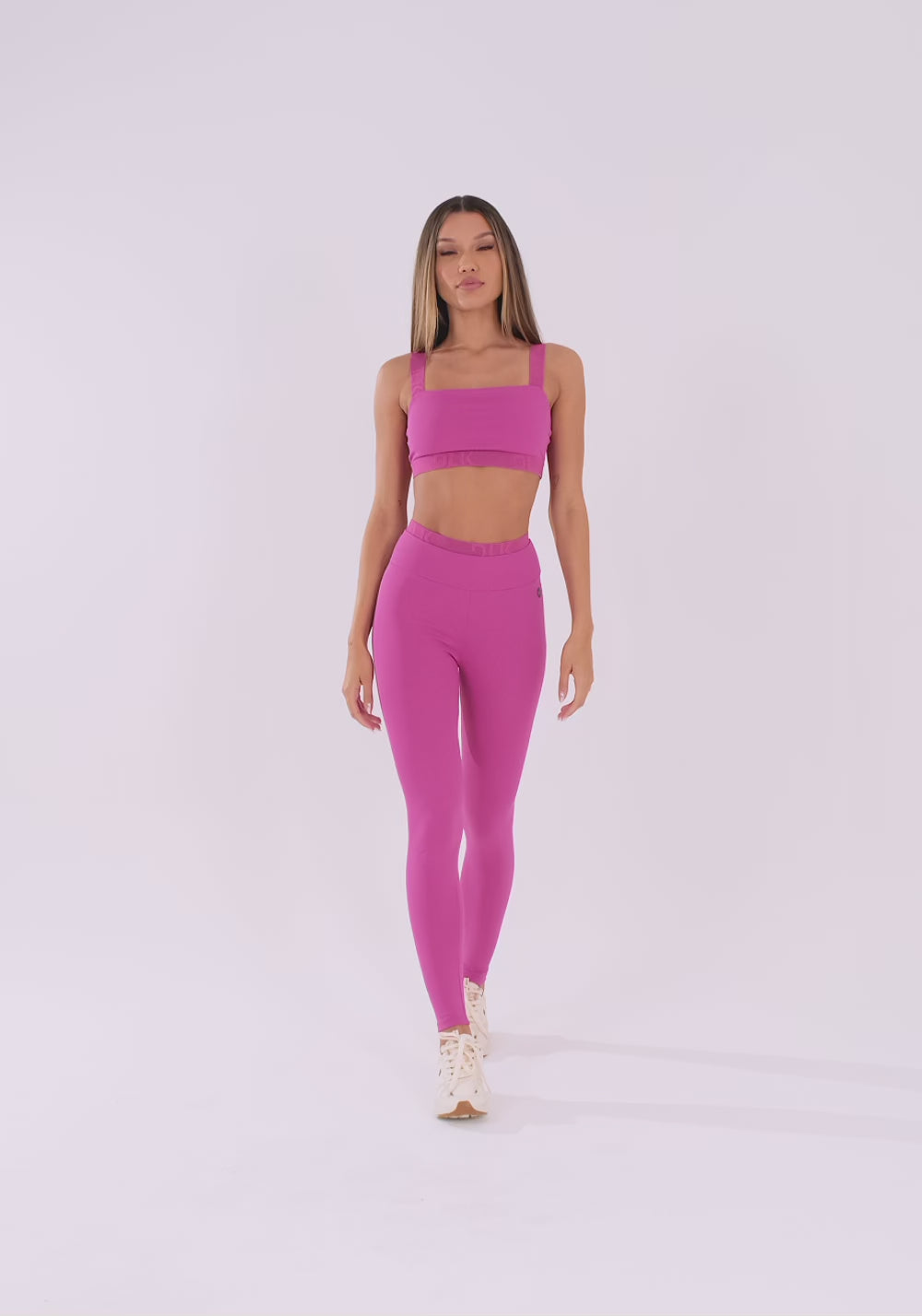 Top Fitness Feminino Rosa Fúcsia Com Decote Reto E Elástico Oasis Dlk