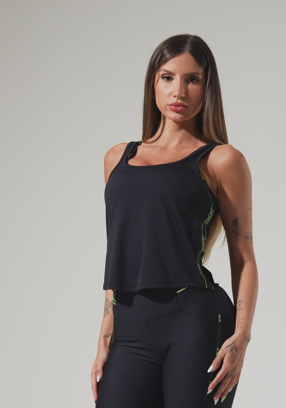 Cropped Regata Feminino Com Elástico Na Lateral Activity Dlk Preto