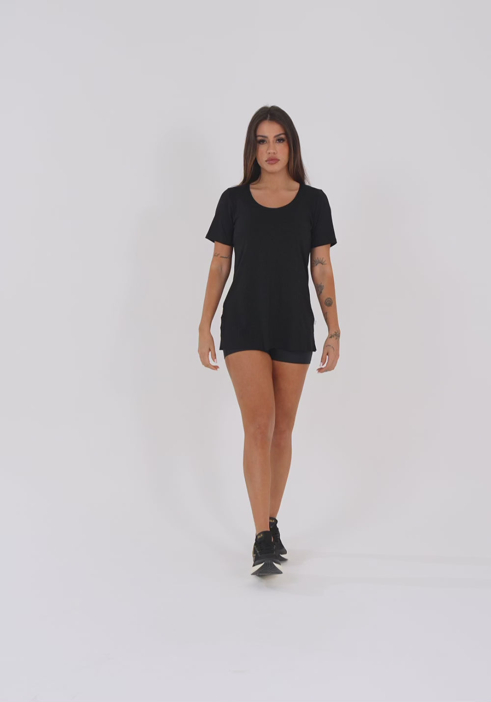 Blusa T-shirt Fitness Feminina Preto Aura Dlk