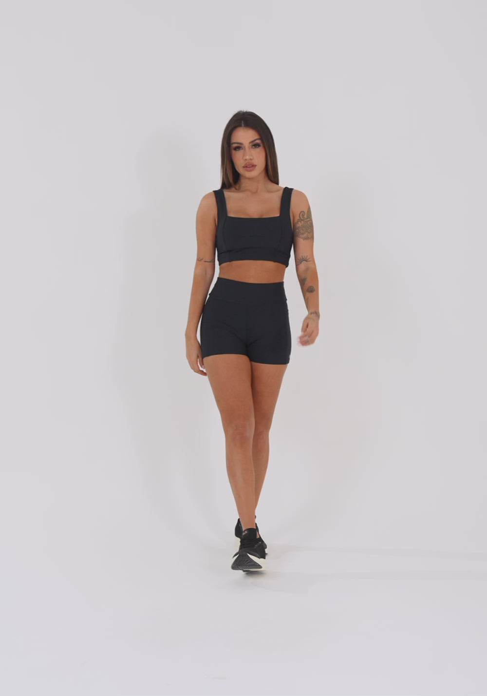 Short Fitness Feminino Preto Com Bolsos Aura Dlk