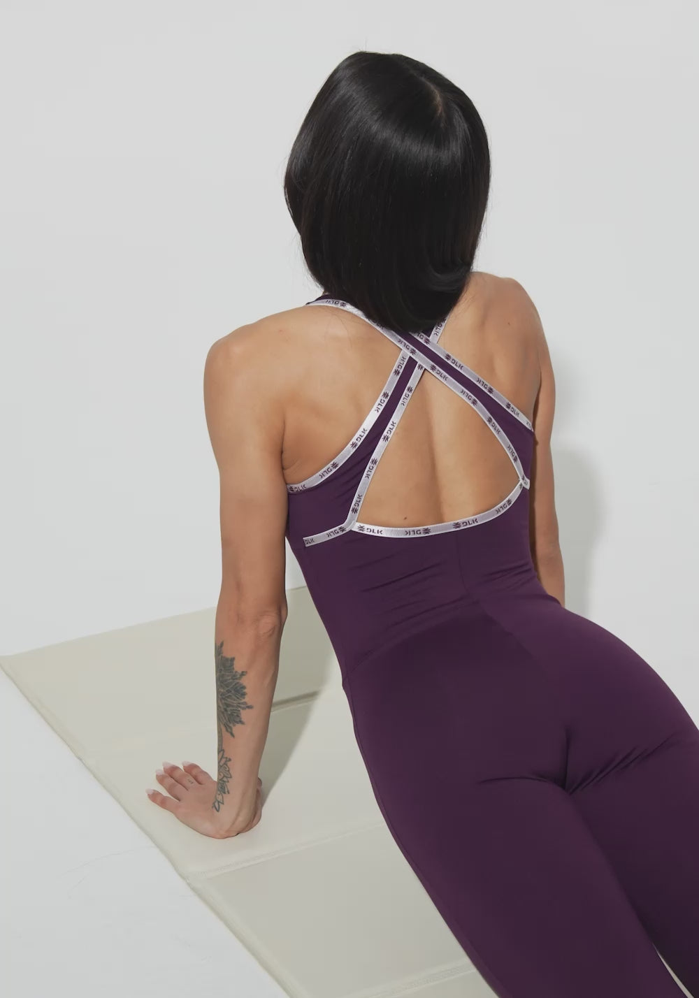 Macacão Fitness Feminino com Alças Cruzadas e Elástico Athletic Dlk Roxo