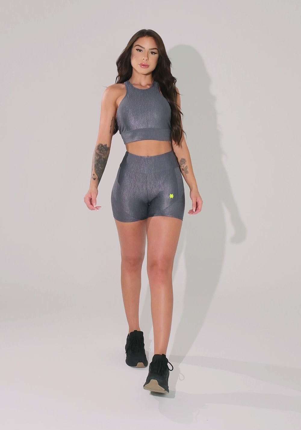 Top Fitness Feminino Cinza Texturizado Com Alças Cruzadas Elegance Dlk