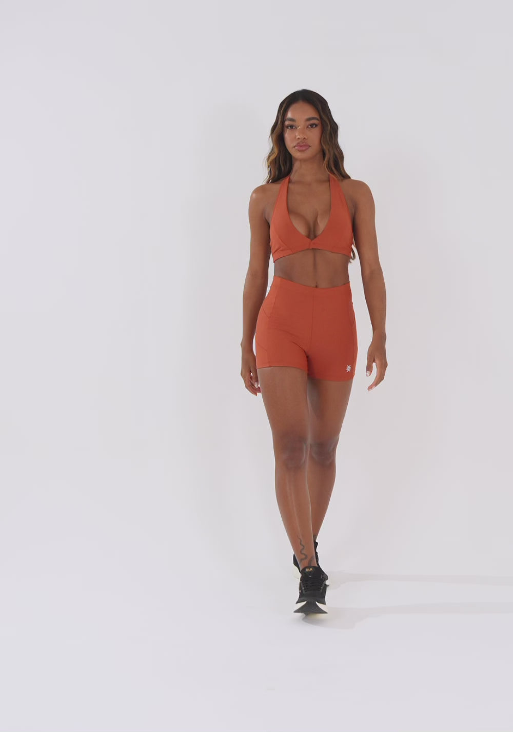 Top Fitness Feminino Terracota Com Decote V Transpassado Lush Dlk