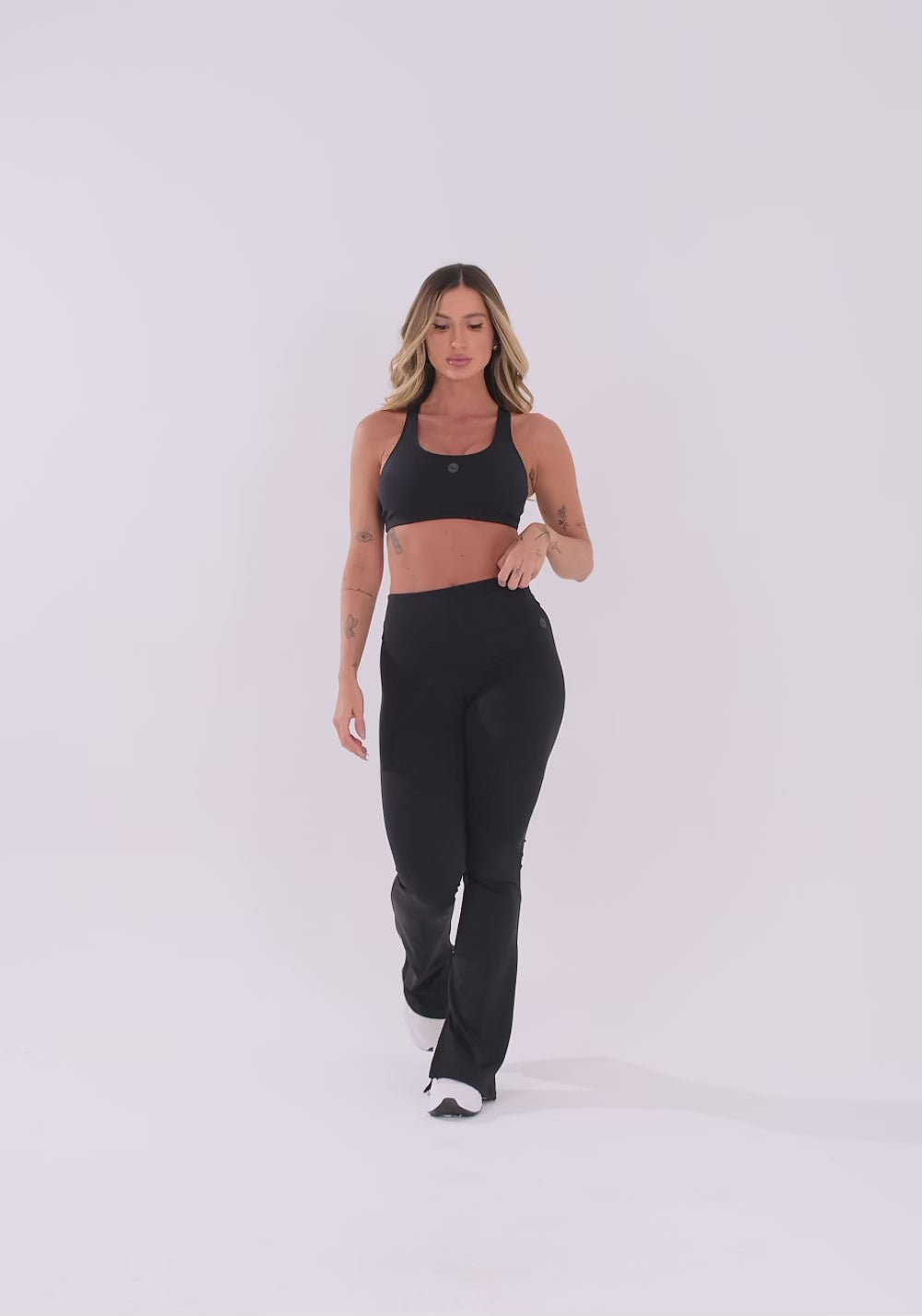 Top Fitness Feminino Preto Com Bojo E Alças Reguláveis Oasis Dlk
