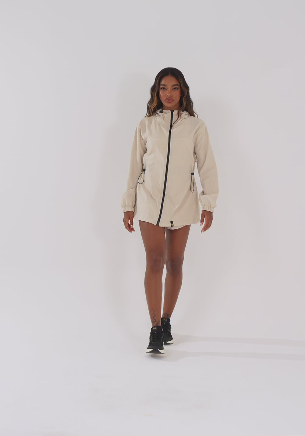 Parka Feminina Off White Com Capuz Lush Dlk