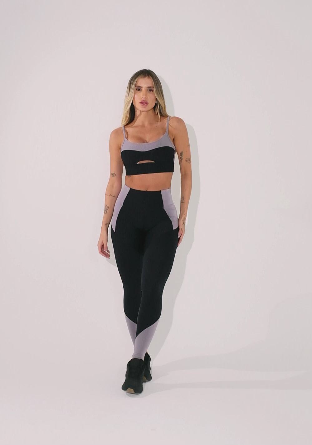 Legging Fitness Feminina Preto E Cinza Com Recortes Canelado Elegance Dlk