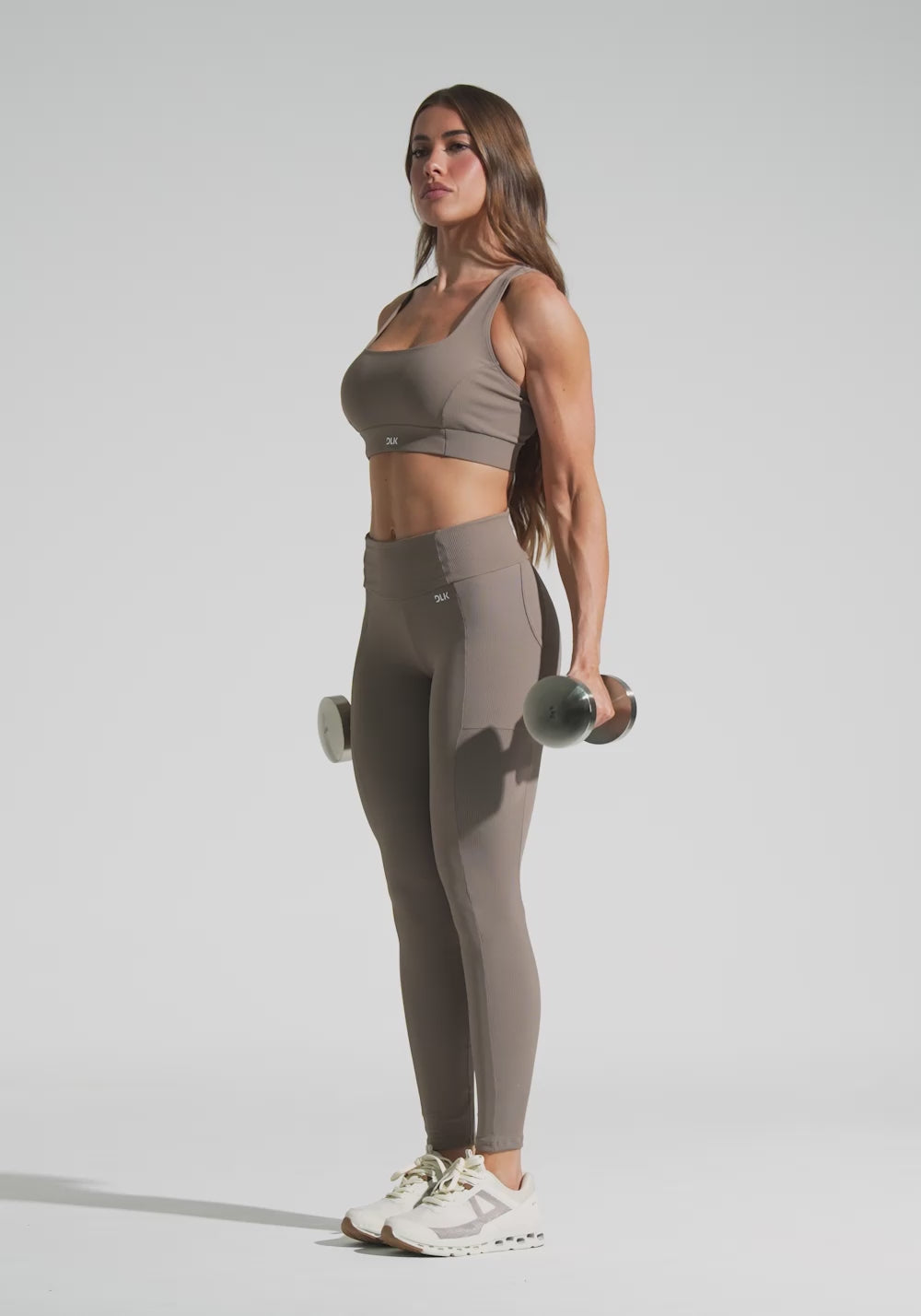 Legging Fitness Feminina com Bolsos e Detalhe Canelado Motion Lines Dlk Cáqui