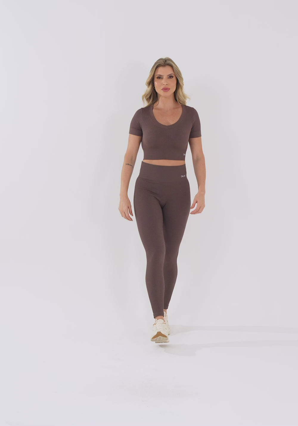 Cropped Feminino Marrom Canelado Seamless+ Dlk