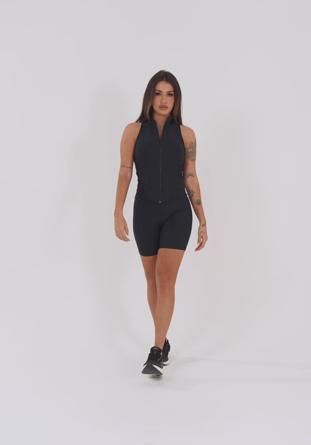 Colete Fitness Feminino Preto Com Zíper E Recortes Aura Dlk