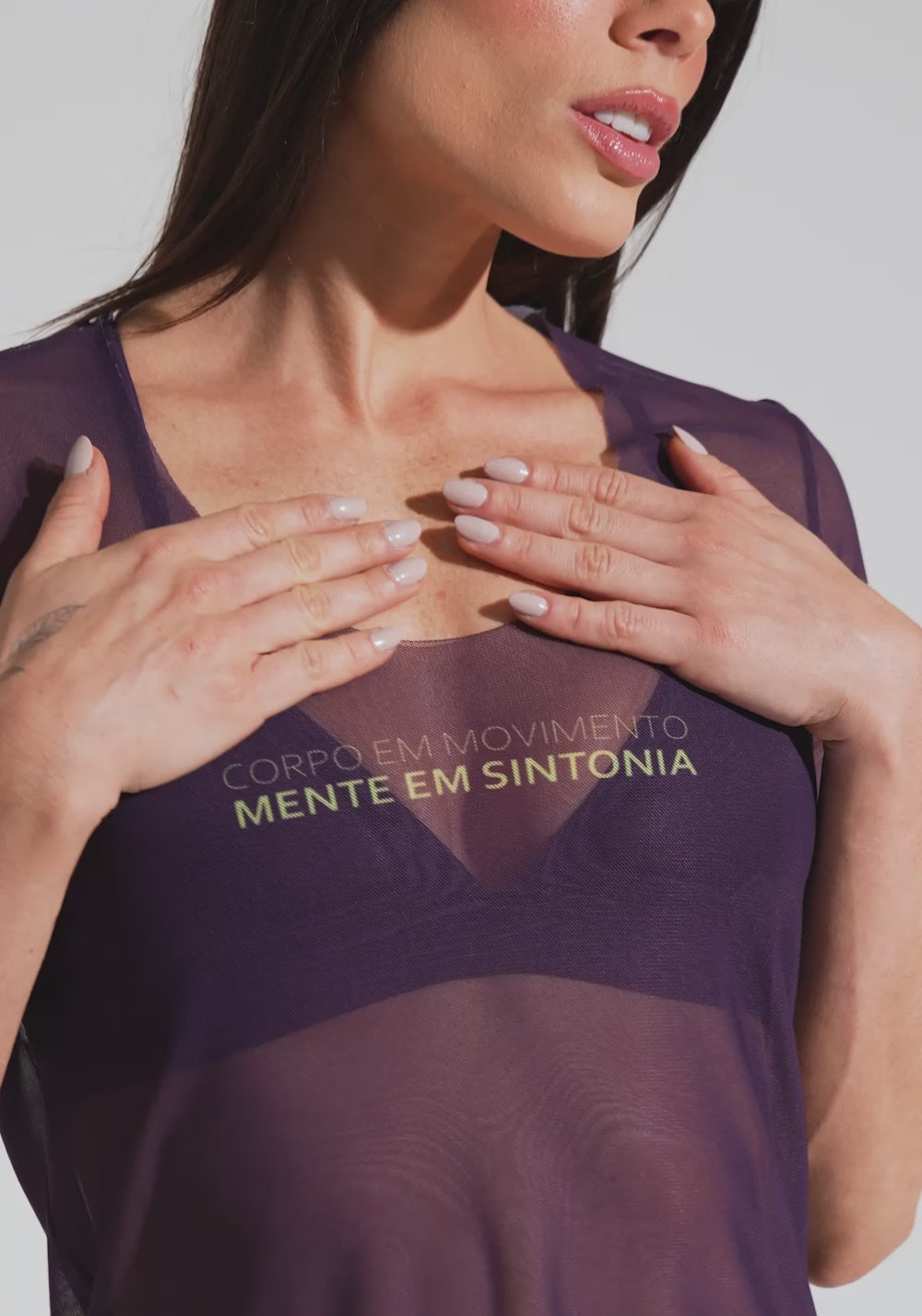 Blusa Baby Look Feminina de Tule Estampada Corpo em Movimento Activity Dlk