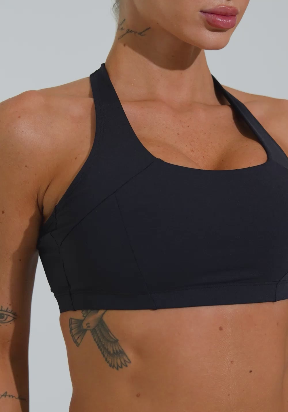 Top Fitness Feminino Modelo Nadador com Recortes Soul Dlk Preto