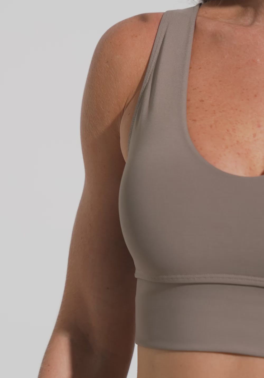 Top Fitness Feminino com Decote V Soul Dlk Cáqui
